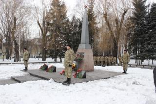 14 лютого 2019 року о 12.00 годині в сквері по вулиці Малиновського відбудеться урочисте покладання квітів до пам’ятного знаку
