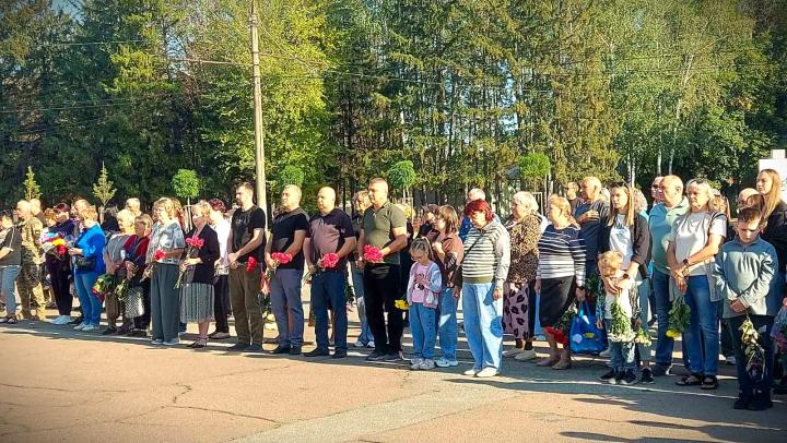 У Тернівському районі вшанували пам’ять загиблих Захисників і Захисниць України